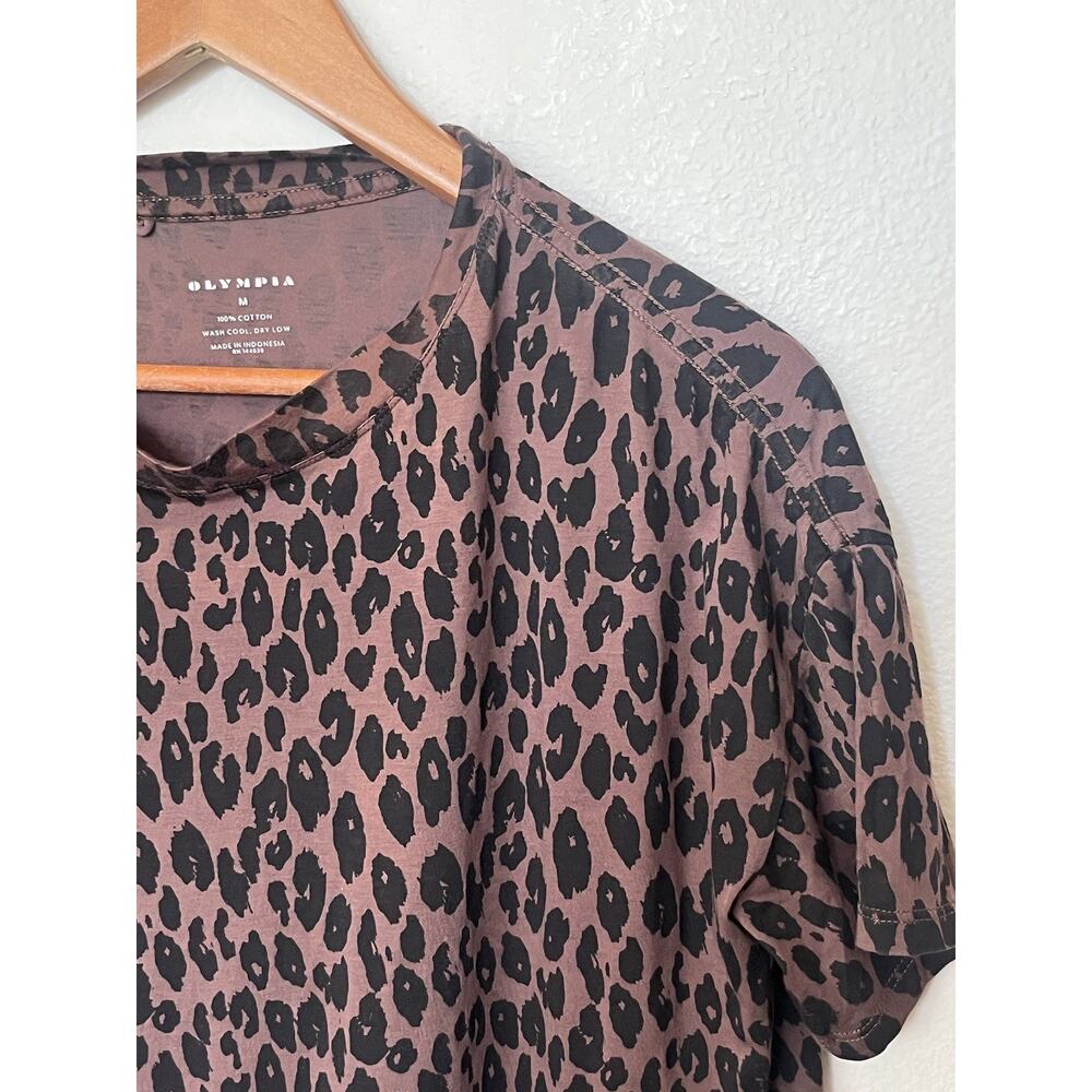 Olympia Activewear Cotton T Shirt Women’s Sz Medium Brown Animal Print Leopard - Picture 3 of 5